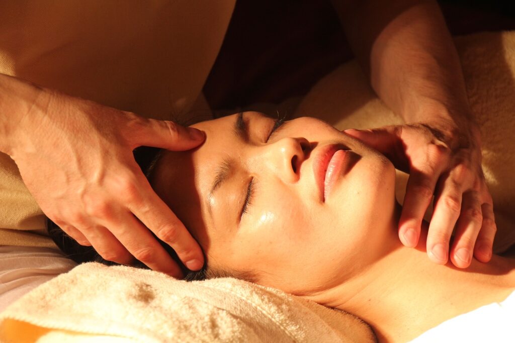 massage du visage ayurvédique - Prayana Yoga